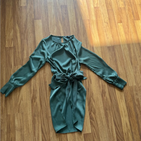 pretty garden Dresses & Skirts - Silk green dress brand is pretty garden